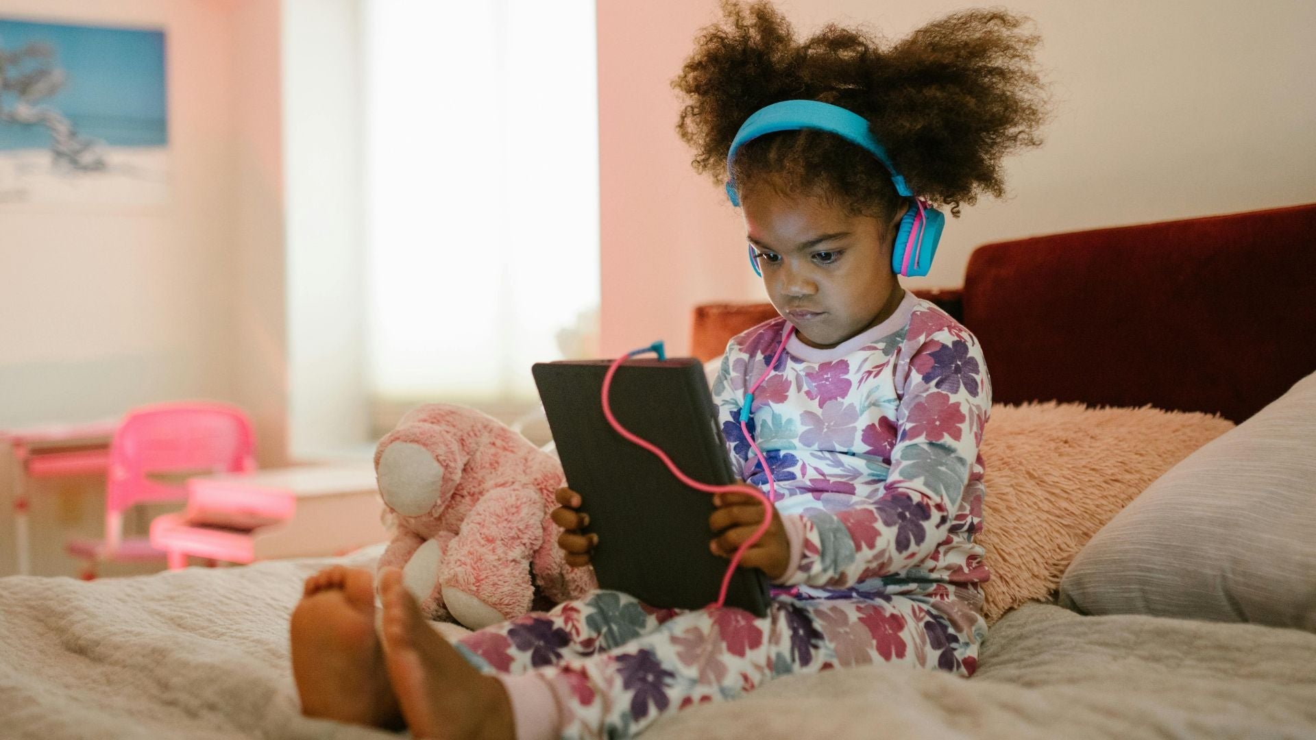 How much screen time is right for your child? Take the quiz to find out!